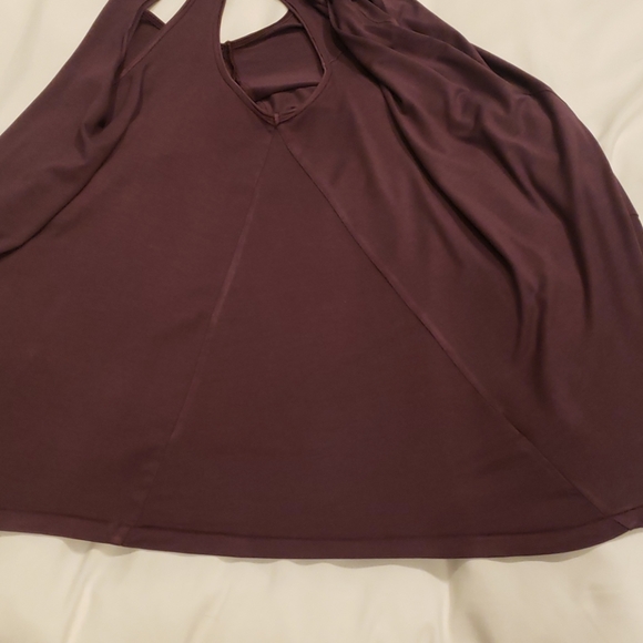 Soft and sexy sleeveless tee - Picture 3 of 3